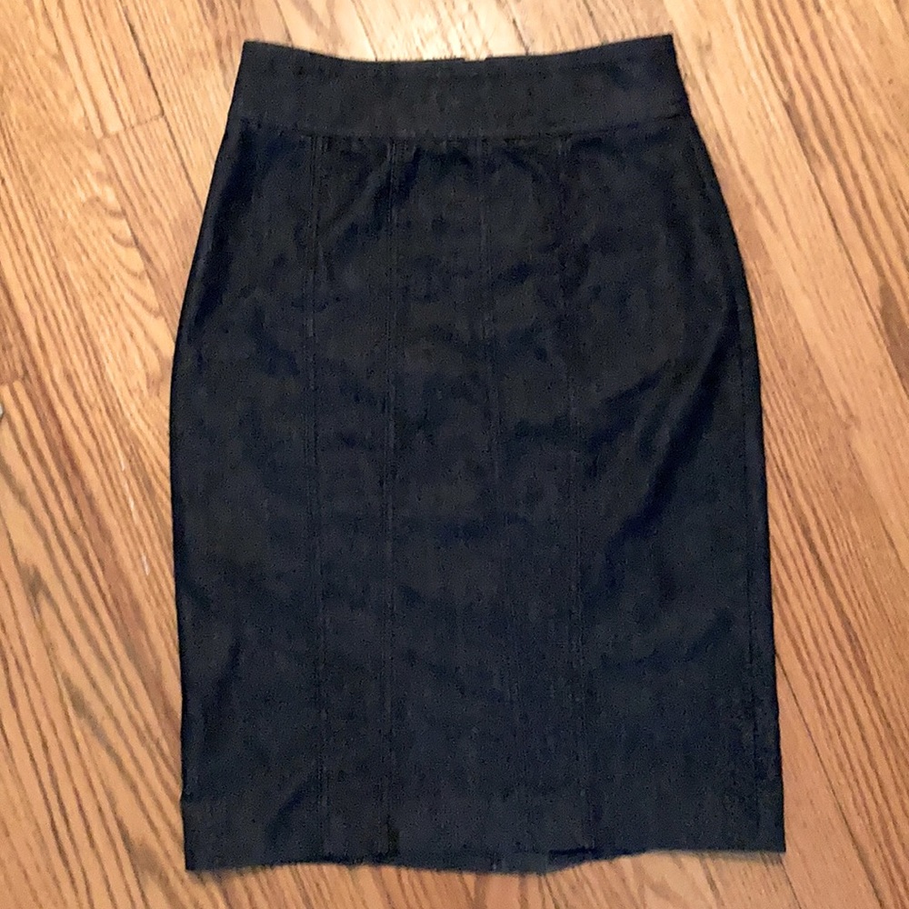 Dark denim skirt Halogen size 4
